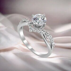 ETERNAL ELEGANCE QUEEN 1 CARAT CLEAR CRYSTAL CROWN ENGAGEMENT RING